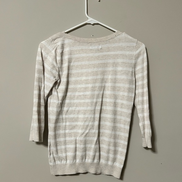 Women’s 3/4 Sleeve Sweater - Picture 2 of 3